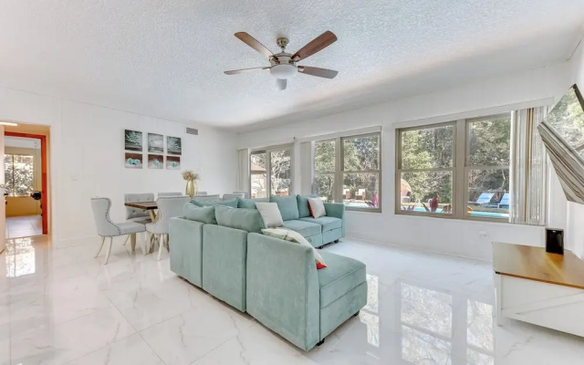 Spacious Jacksonville Home: 6 Mi to Downtown!