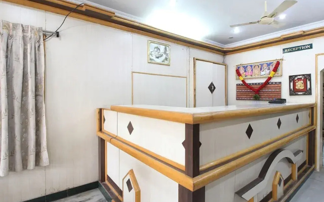 OYO 40499 Mahalakshmi Tower