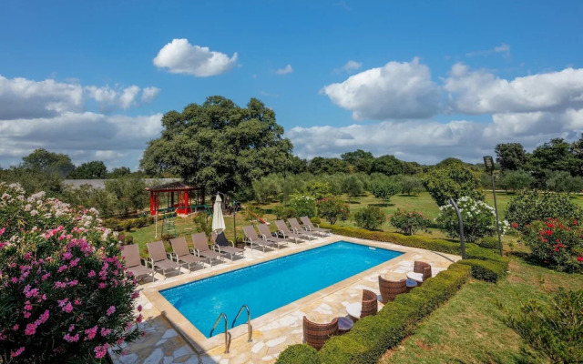 Pool Villa Divina in i an