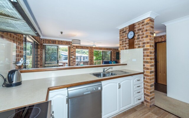 Columbia Close 2/9 - Nelson Bay