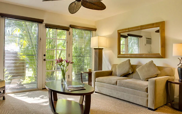 Poolside Aina Nalu Condo D102 - 2 Br Condo