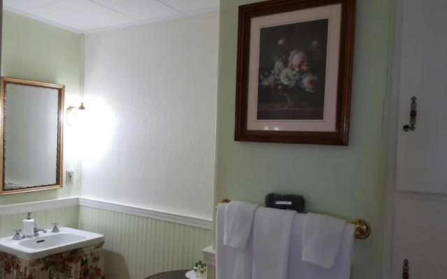 Holidae House Bed & Breakfast