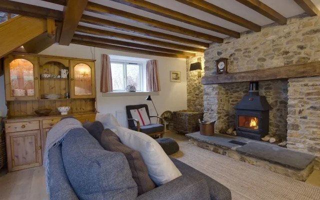 Whitcombe Cottage