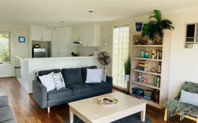 The Esplanade Holiday Home
