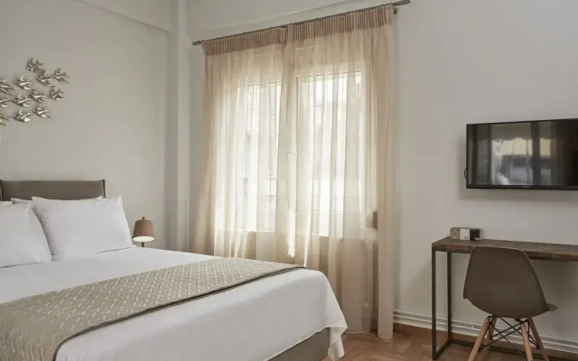 Comfy and Bright Athens Museum Loft