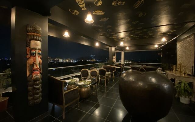The Ramvilas - A Rooftop Lake View Hotel in Udaipur