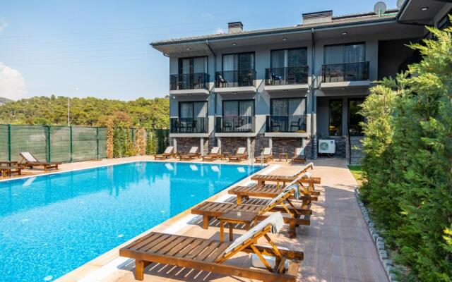 Deniz Otel Sarigerme