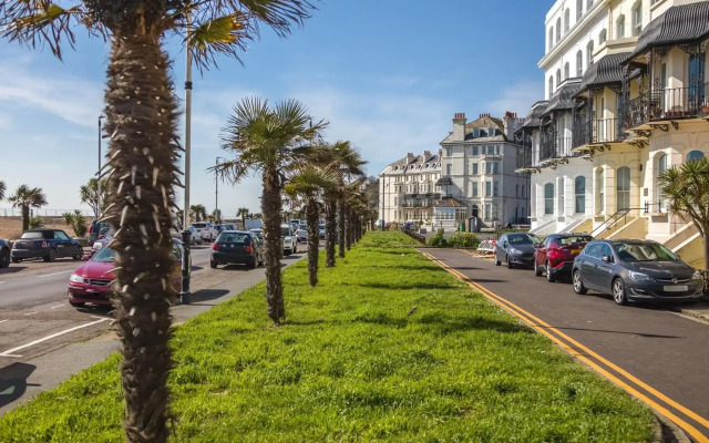Lovely Folkestone Apartment Near Town Center And Sandgate Beach