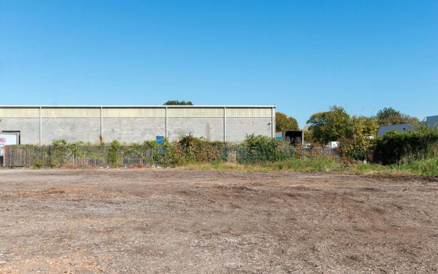 Super 8 by Wyndham Fenton/St. Louis Area