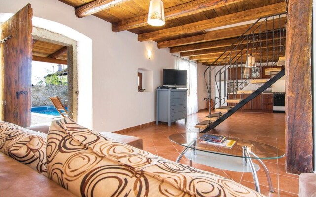 Nice Home in Porec With 2 Bedrooms, Internet and Outdoor Swimming Pool