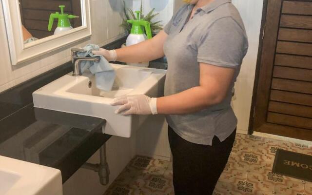 The Sixteenth Naiyang Beach Hotel