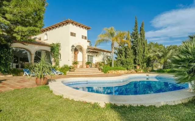 Sun-kissed Villa in Albir With Swimming Pool