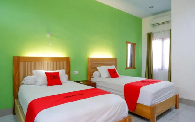 RedDoorz near Taman Makam Pahlawan Tatura