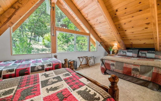 Moonlight Shores Lakefront