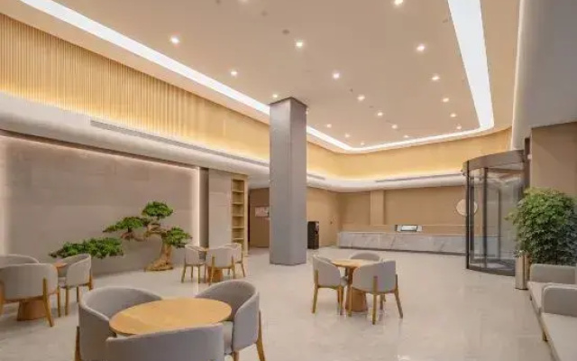 Huanpeng Holiday Hotel
