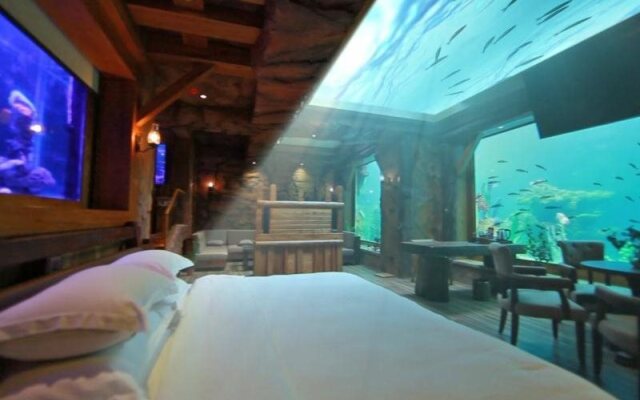 Chuanlord Holiday Hotel