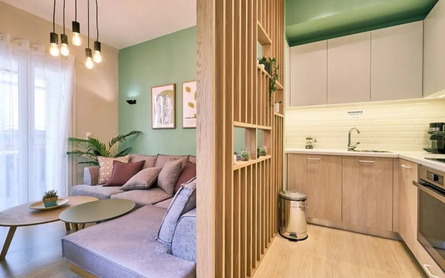 Olympic Spirit Apt in N. Kosmos