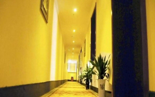 GreenTree Inn Jiangxi Yingtan Jiaotong Road Central Square Business Hotel