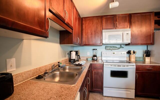 Laketown Wharf - 810