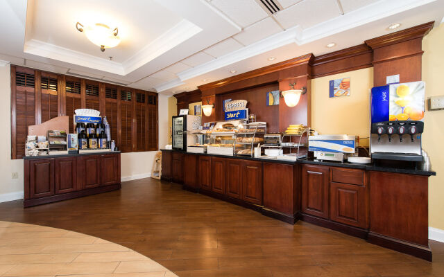 Holiday Inn Express & Suites Columbia-I-26 @ Harbison Blvd by IHG