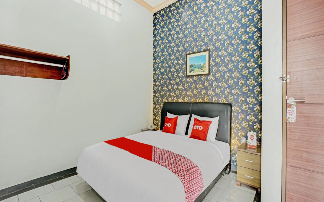 OYO 90396 The Halona Villa Batu
