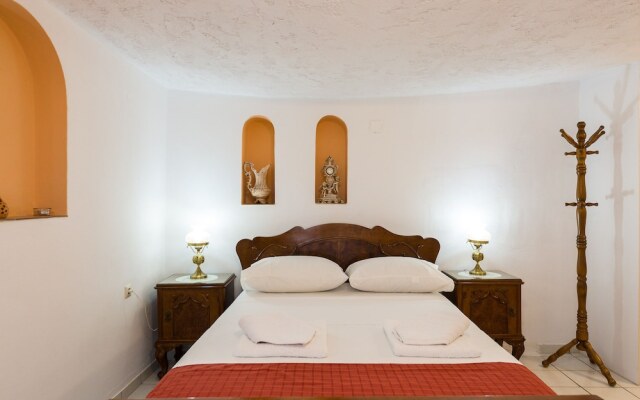 Τraditional home Fabrica , south Crete , Agios Pavlos