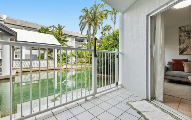 Cairns Tropical Bliss Swim In - Out Apt