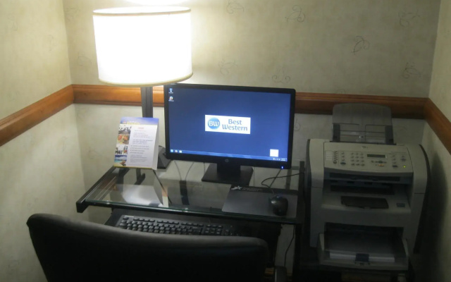 Airport Inn