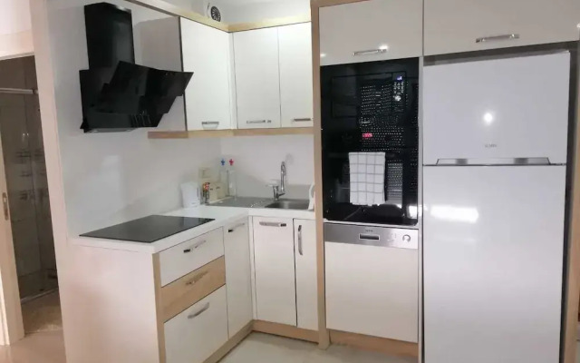 Esila Park Lara Kundu