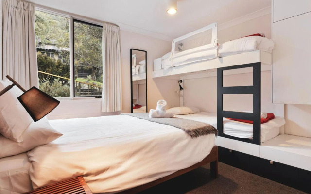 Steamboat 7, 2 bedroom with mountain view and central location