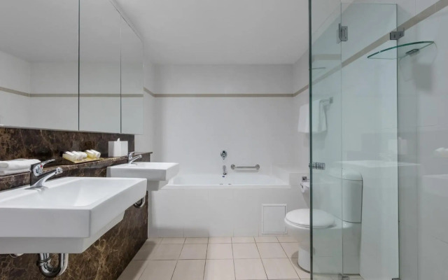 Meriton Suites World Tower