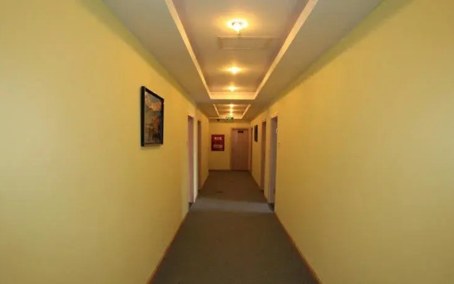 Super 8 Hotel Xichang Hang Tian