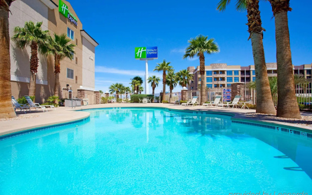 Holiday Inn Express Las Vegas - Stadium Area by IHG