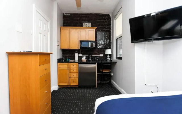 Maverick Suites at 400 Columbus Ave
