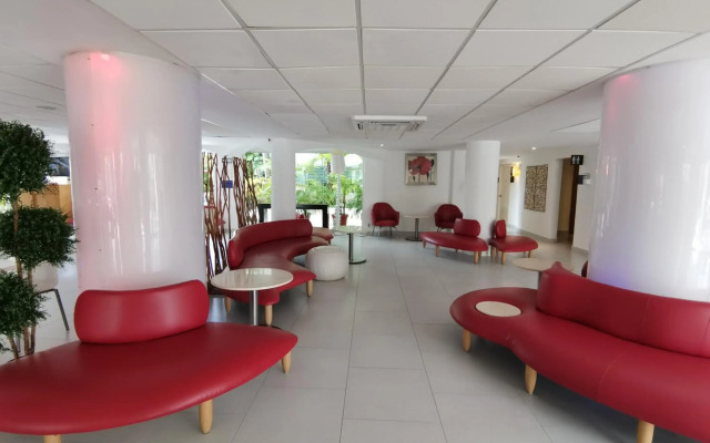 Adhara Express Hotel
