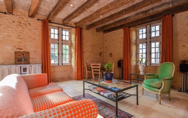 Plush Mansion on a High-end Property in Saint-germain-de-belvès With Pool