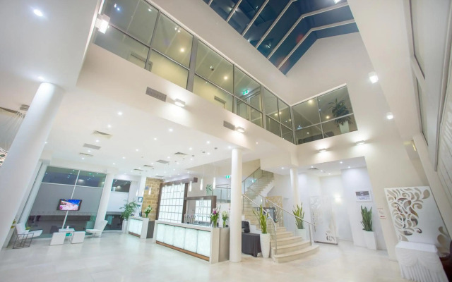 Sfera's Park Suites & Convention Centre