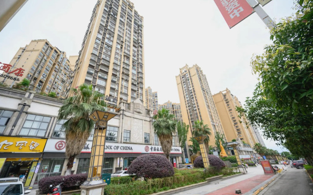 Zizhong Zhonghang Hotel