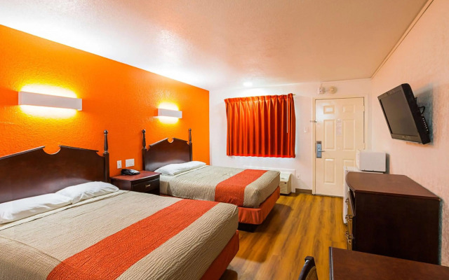 Motel 6 Red Oak, TX - Dallas