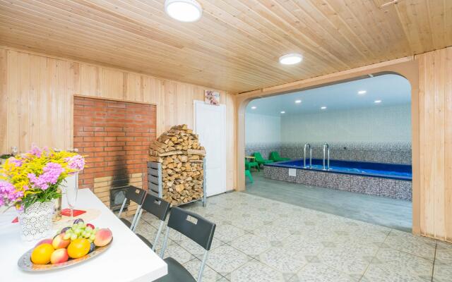 Праздничный Дом