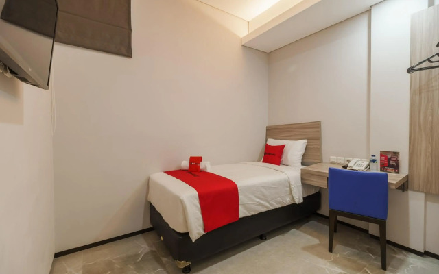 RedDoorz Plus near Senayan City