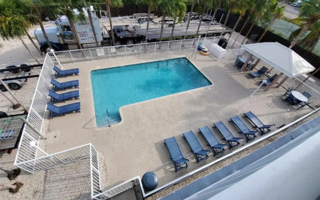 Knight's Key Suites