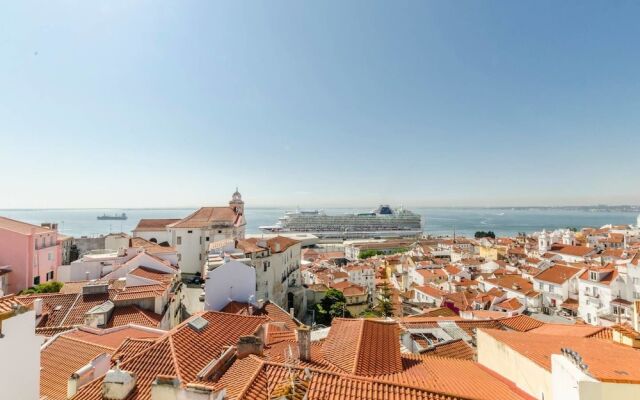 Spacious Apartment in Alfama With a Great View