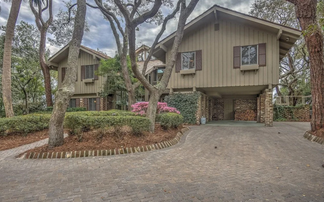 5 South Beach Lagoon