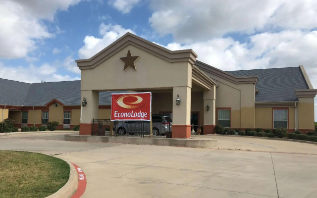 Econo Lodge Inn & Suites Bridgeport