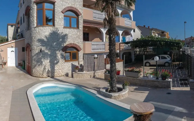 Beautiful Home in Pula With Wifi and 2 Bedrooms