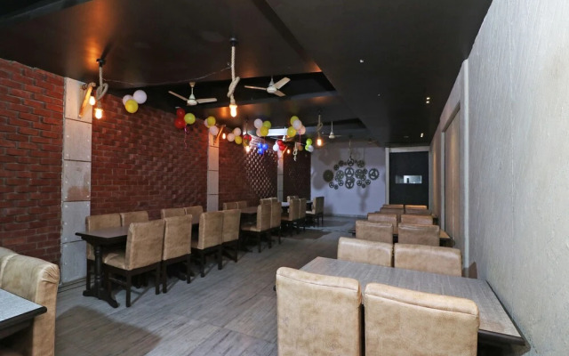 Oyo 23168 Hotel G C Regency
