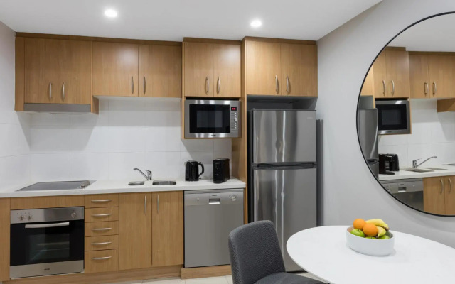 Meriton Suites Waterloo