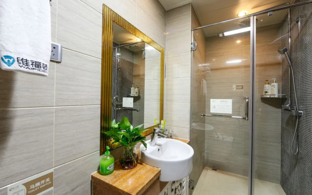 Royal River Apartment