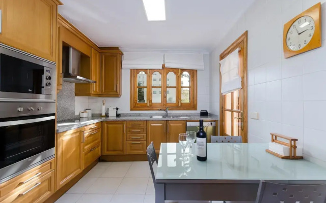 Villa Teulera - Villa With Private Pool. Free Wifi